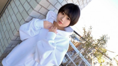 SIRO-5071 [귀여운 얼굴로 의외로 변태?  - - ] 헐렁한 후드티만 입고 AV 촬영장에 왔을 뿐이고, 바지나 치마도 안 입고(후드티 뒤집자마자 팬티).  - - 인터넷 AV응모 → AV체험 촬영 1982