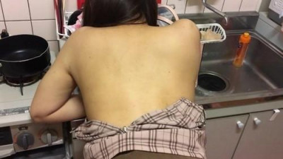 FC2-PPV-1230705 fc2-ppv 1230705 회사 후배 사모님 집 부엌에서 알몸으로 찍은 셀카