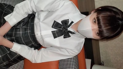 FC2-PPV-4303399 막 생일을 맞이한 그녀의 가늘고 흰 피부와 털이 많은 보지가 겨울의 차가운 성기를 따뜻하게 녹여주었습니다.
