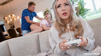 Hot Nerd Cucks Gamer Girlfriend